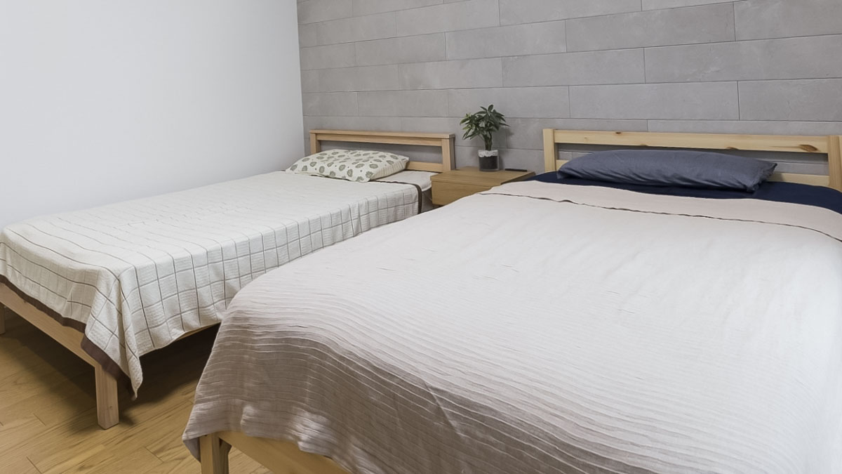 シングルベッドとダブルベッドのサイズ比較イメージ